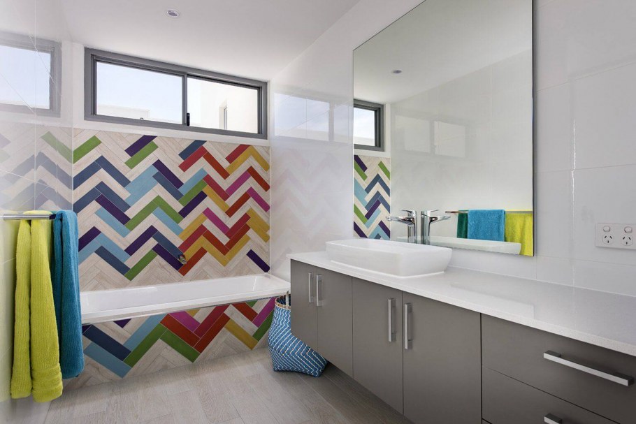 Яркая плитка для ванной