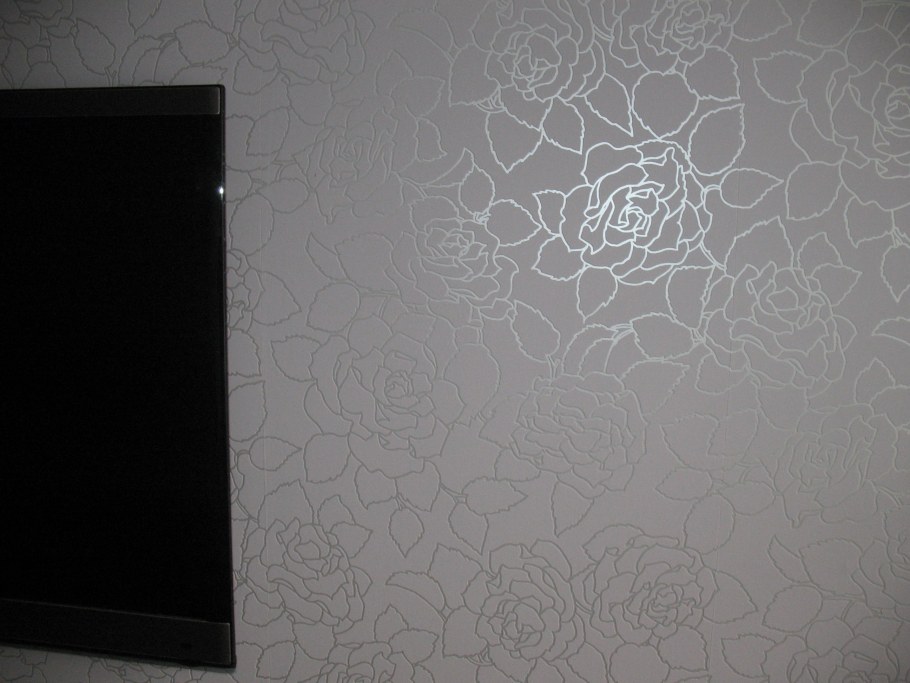 Обои черные с серебристым рисунком