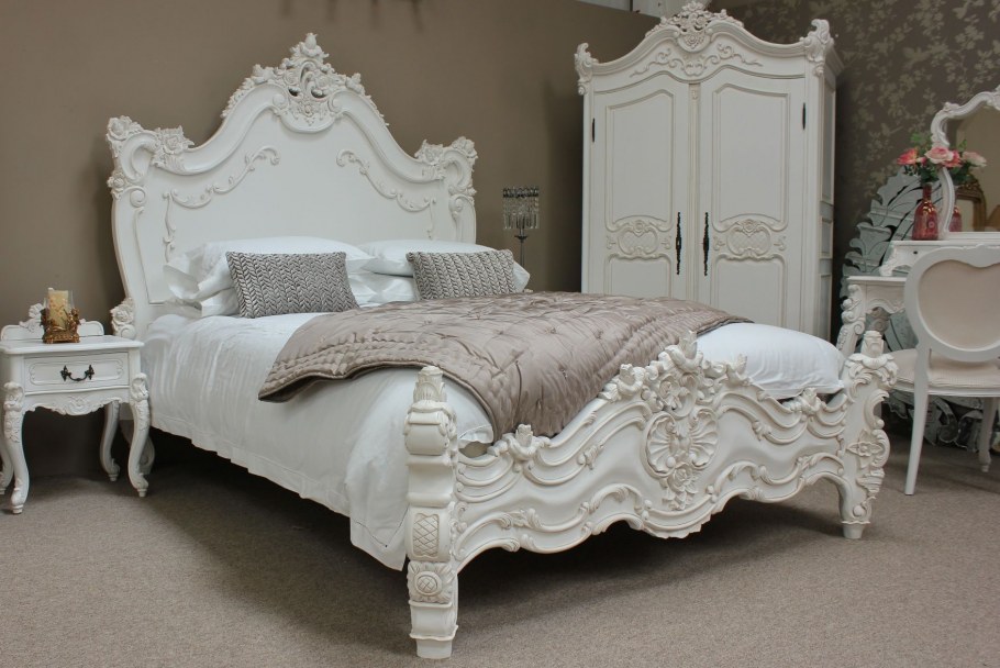 Королевский стиль спальни стиль рококо
