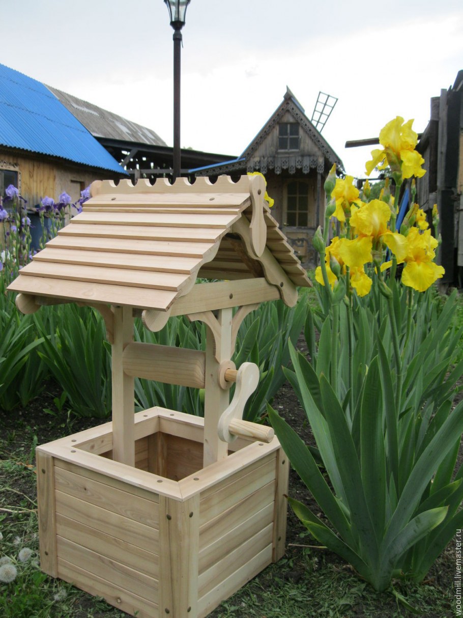 Декоративный колодец