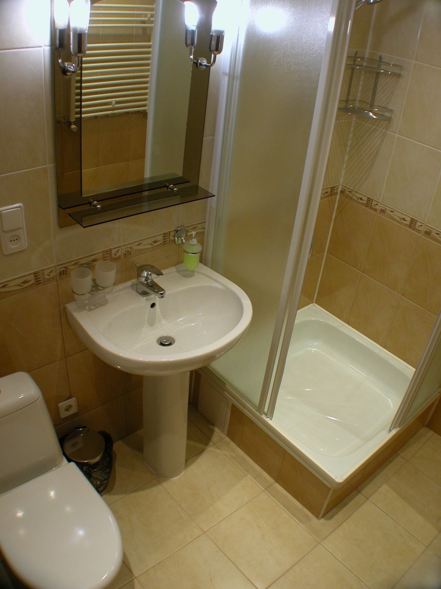 Санузел с душевой кабиной 3 кв.м