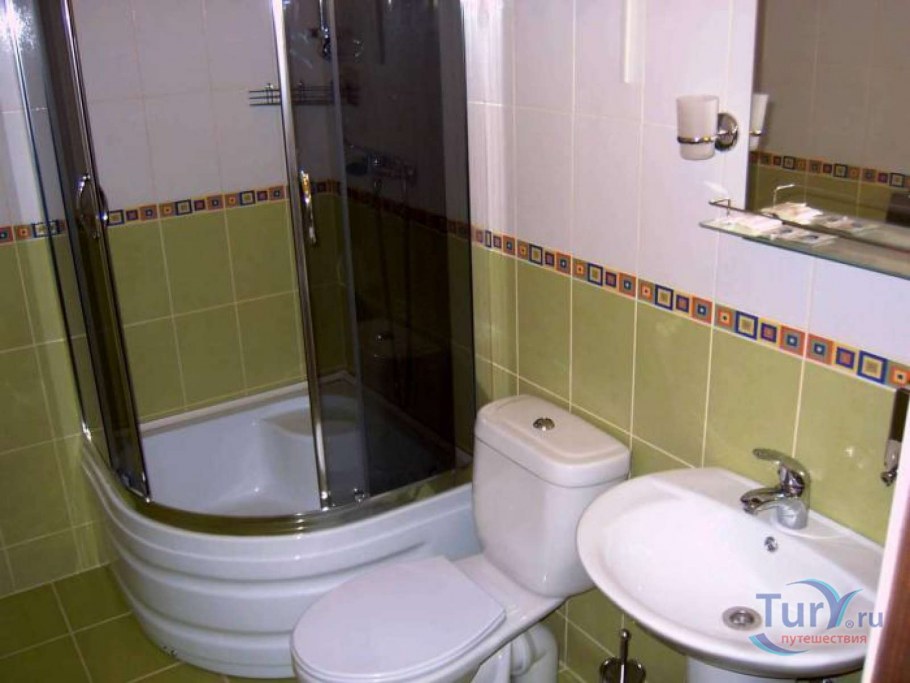 Ванная комната с душевой в панельном доме