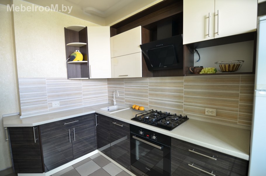 Кухня низ венге верх бежевый столешница