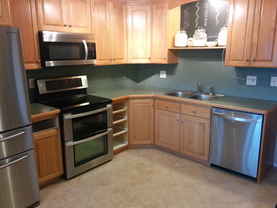 Линолеум под кухонный гарнитур