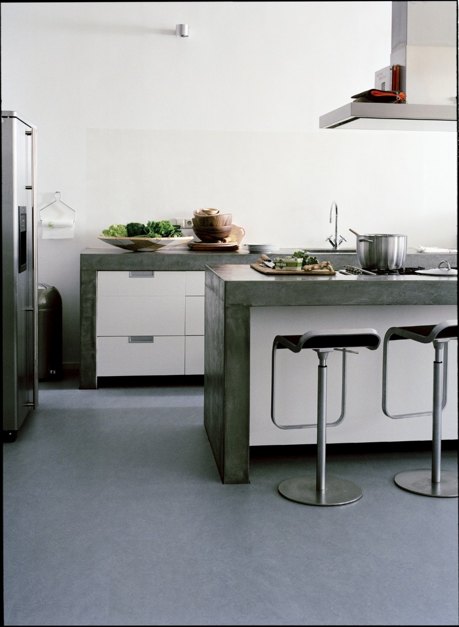 Линолеум на кухню под ламинат