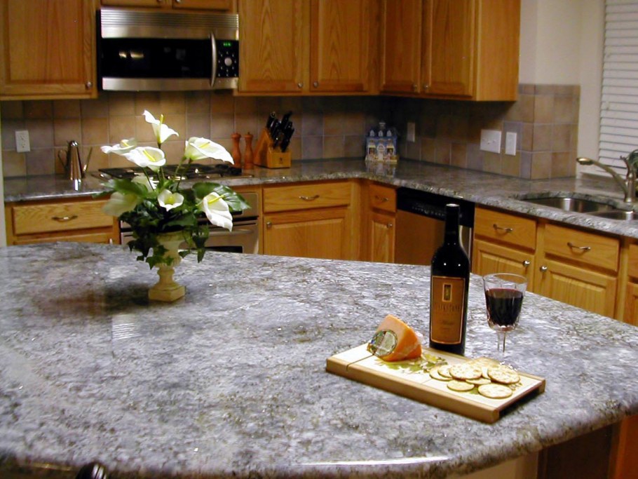 Silestone iconic White