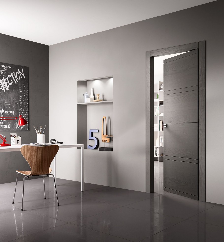 Серые двери и серый пол