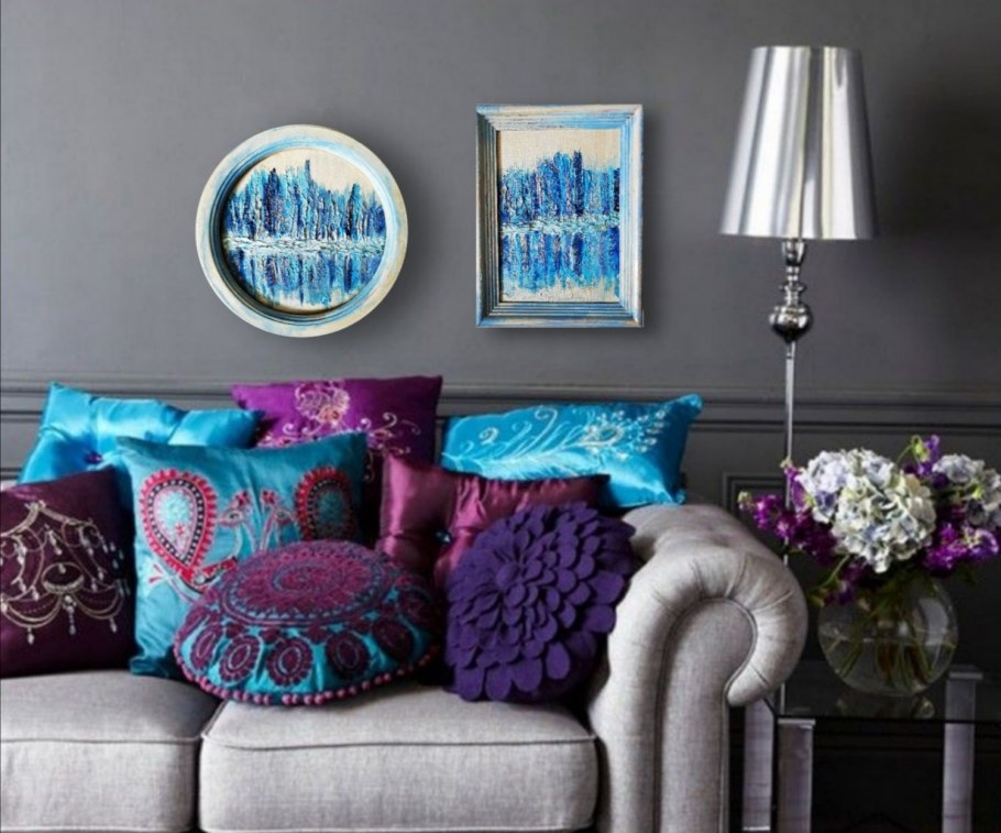 Фиолетовые подушки в интерьере