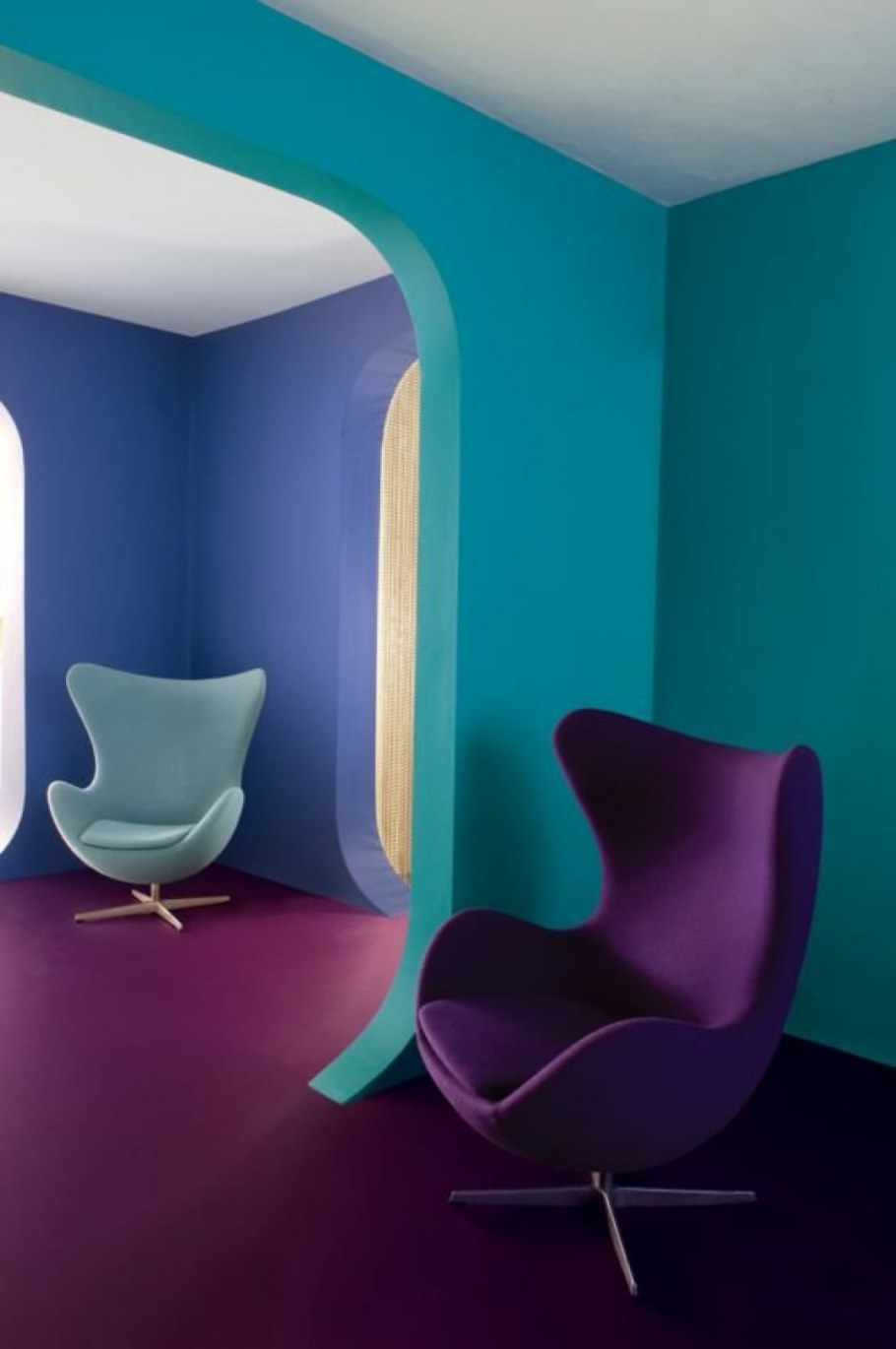 Изумрудный и фиолетовый в интерьере