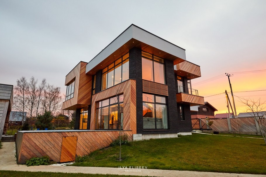 Дом семейного типа с плоской крышей