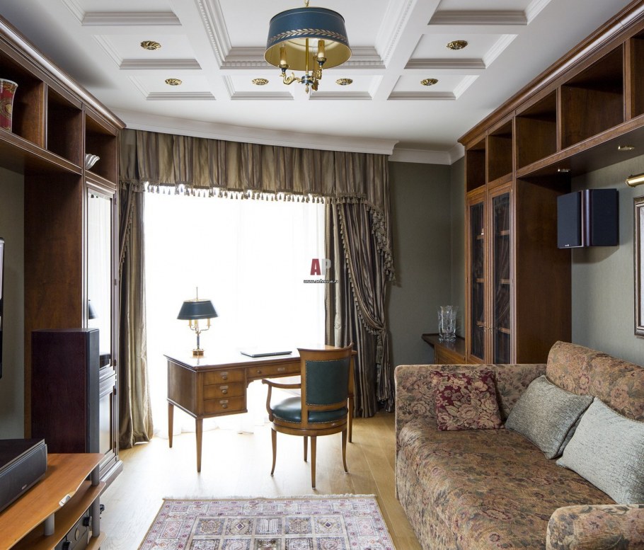 Интерьер зала в сталинке