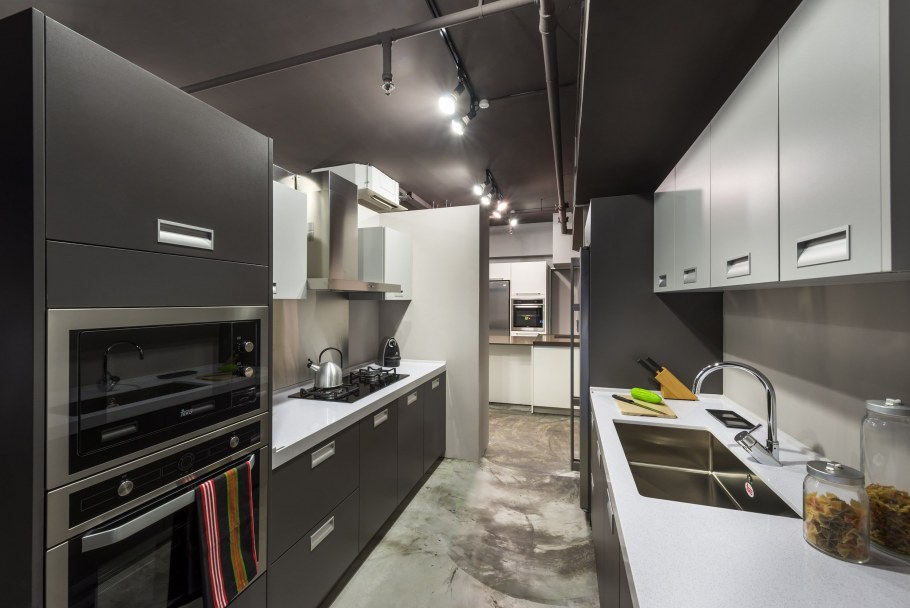 Кухни графитового цвета современный стиль