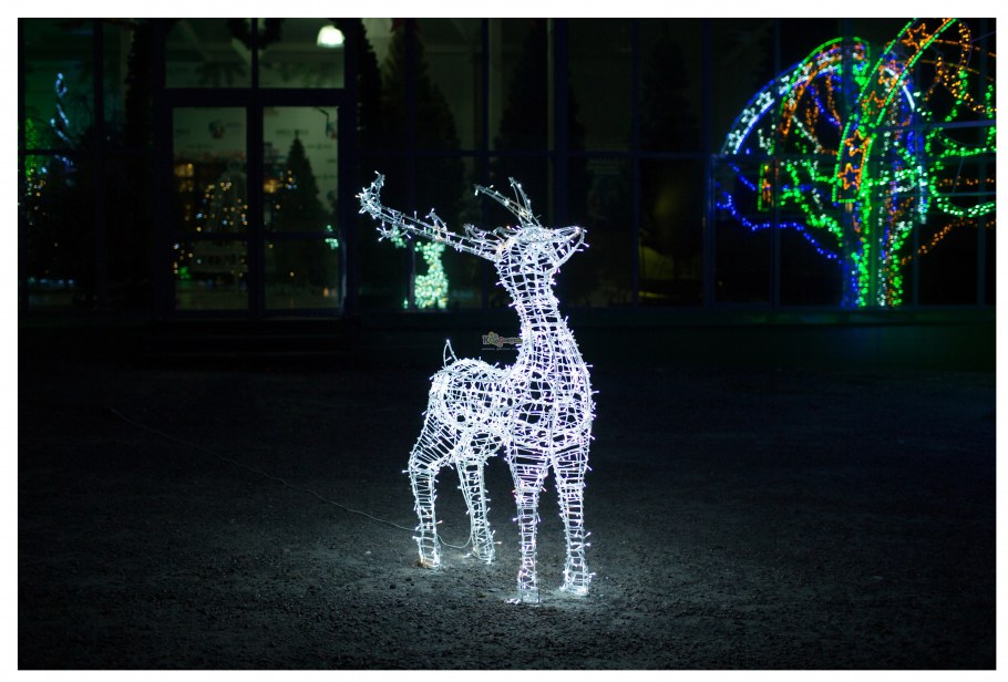 Необычное украшение елки