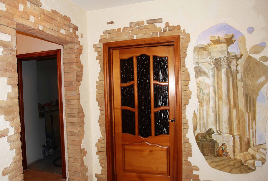 Отделка камнем дверных проемов