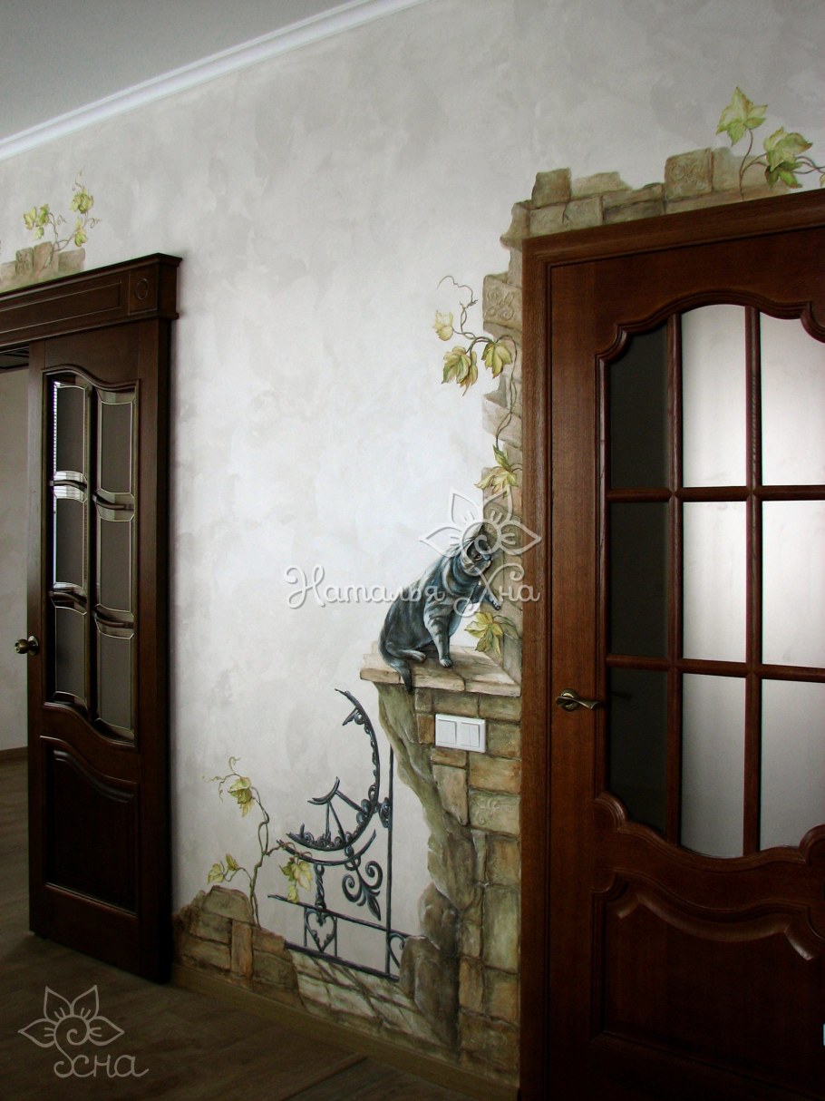 Декор вокруг двери