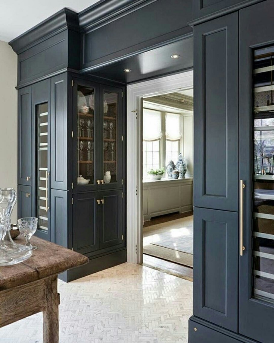 Шкаф обрамление двери