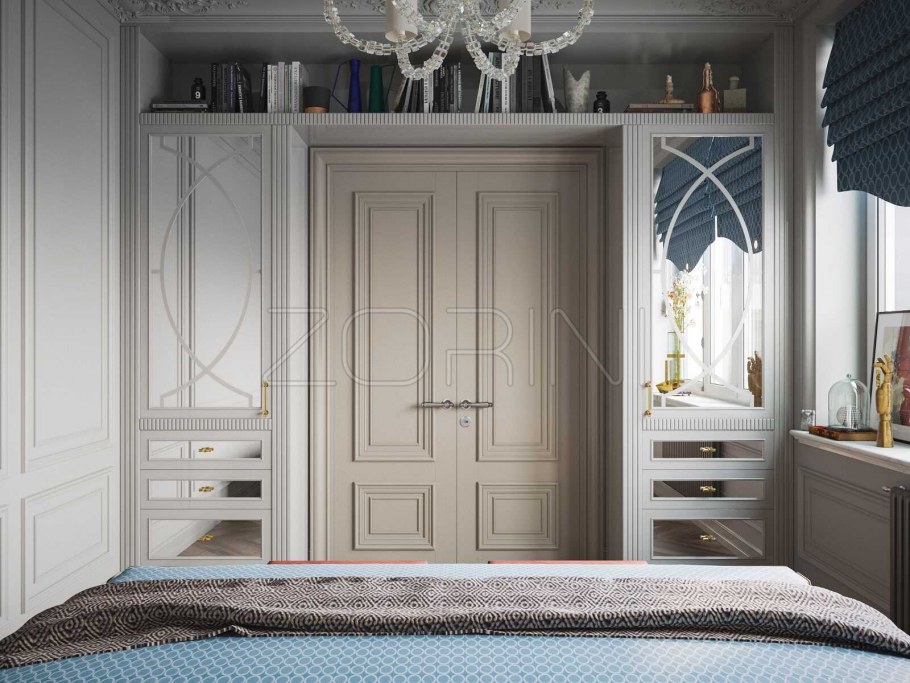 Шкаф вокруг двери в гостиной