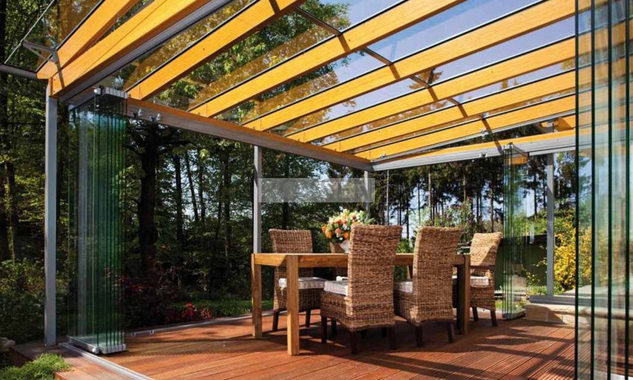 Безрамное остекление навеса