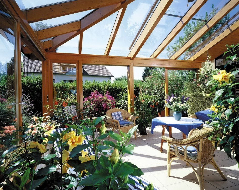 Терраса с прозрачной крышей пристроенная к дому