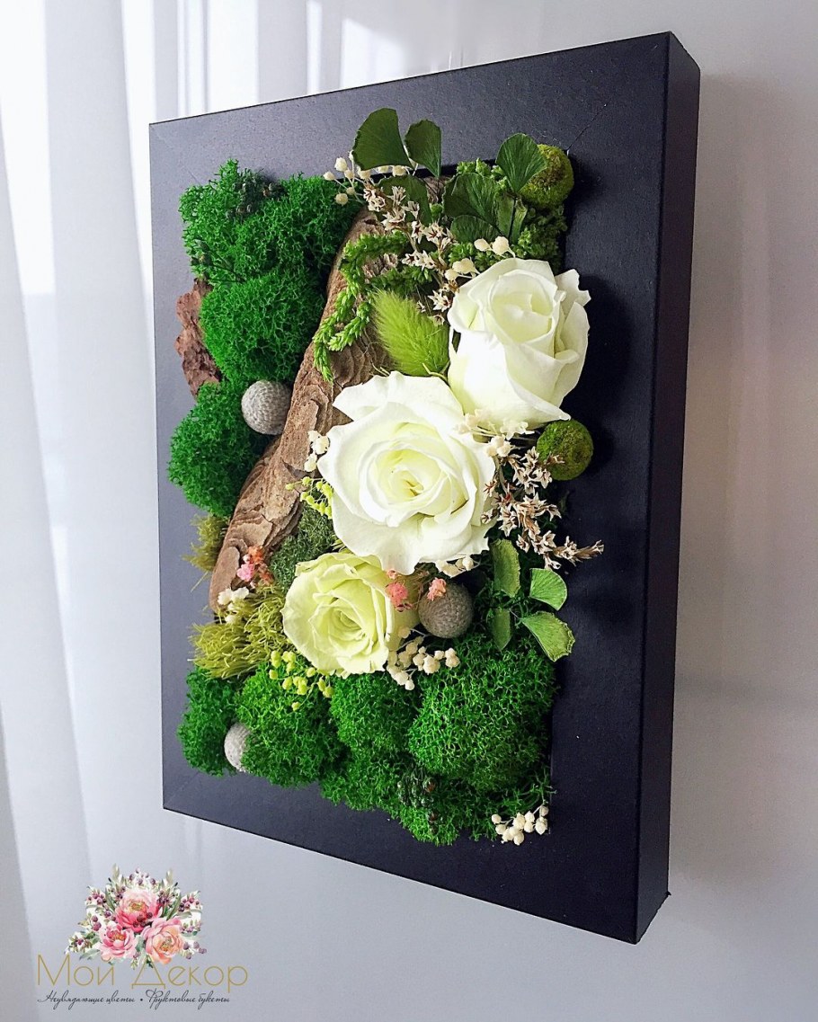 Панно из искусственных цветов