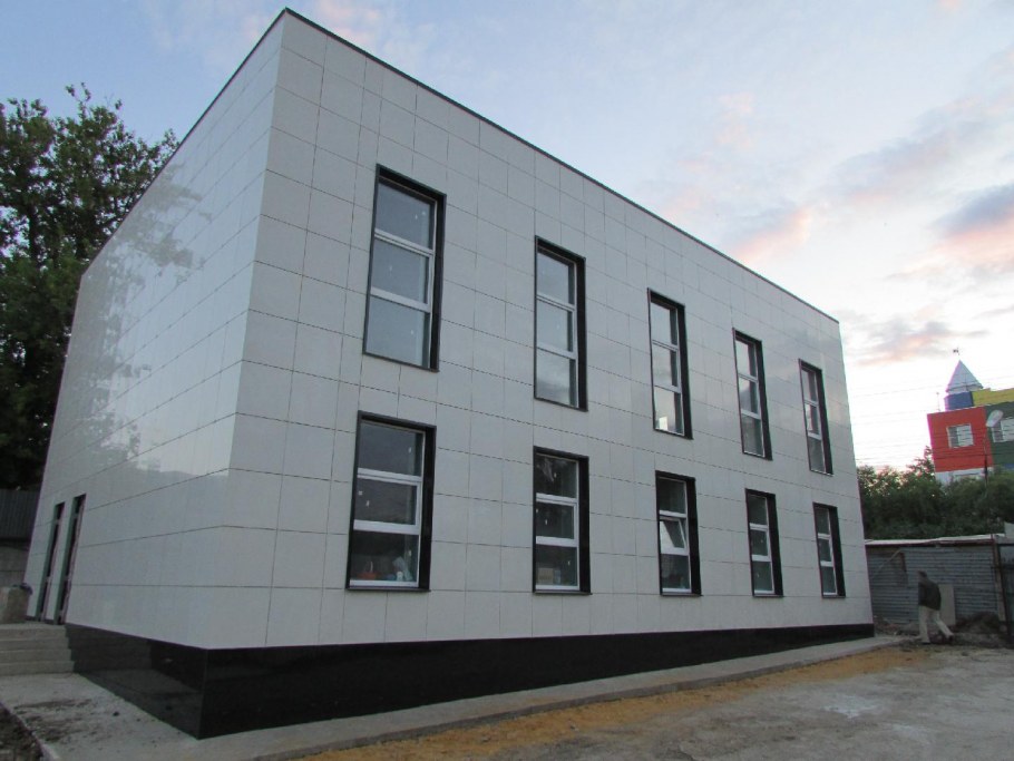 Здания из керамогранита