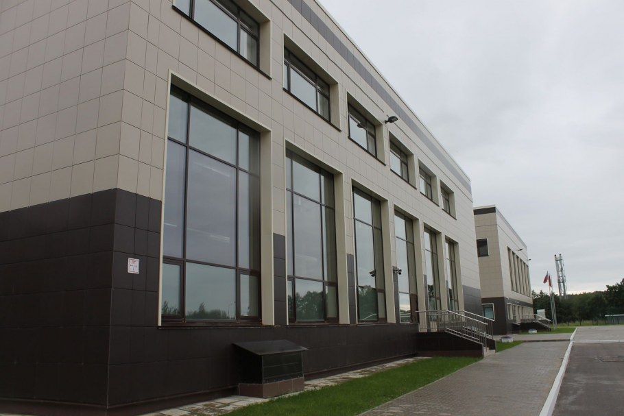 Фасады зданий из керамогранита