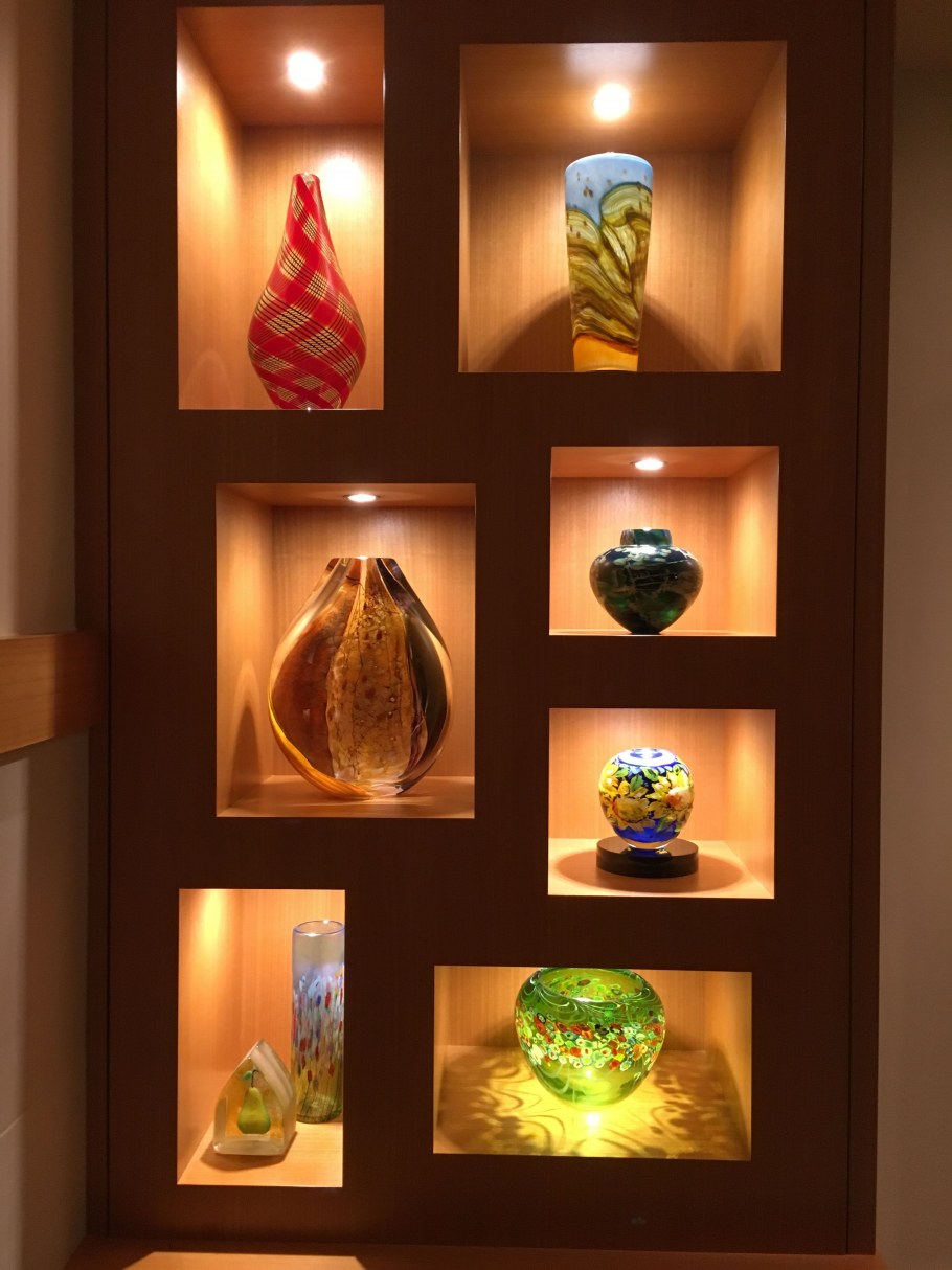 Декоративная ниша в стене