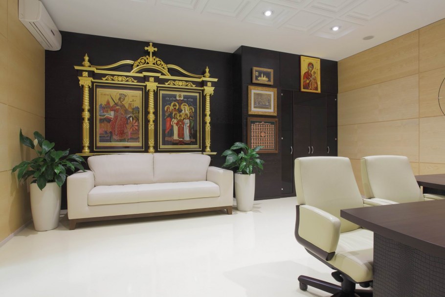 Иконостас в интерьере