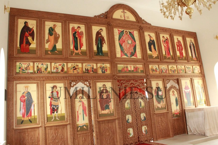 Иконостас резная чаша, Евангелие