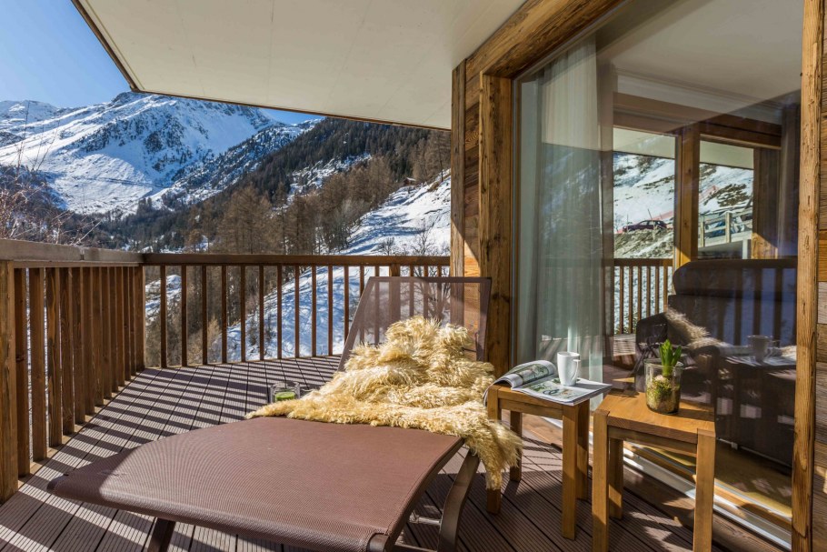 Отель в швейцарском стиле терраса