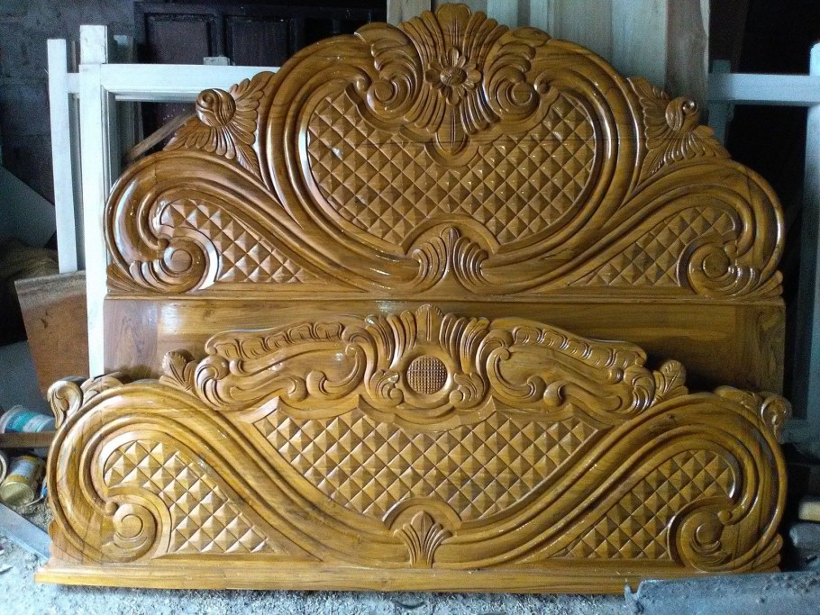 Резьба по дереву кровати