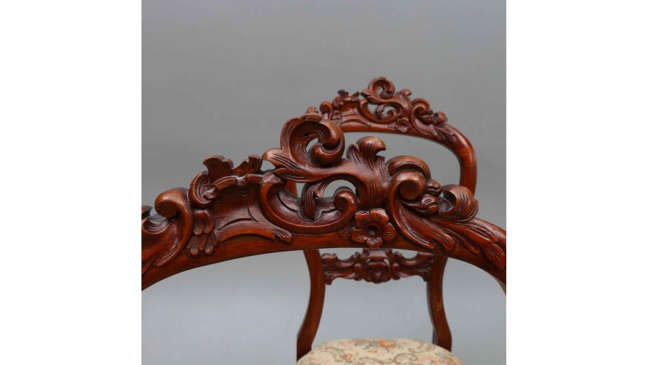 Деревянная резная мебель