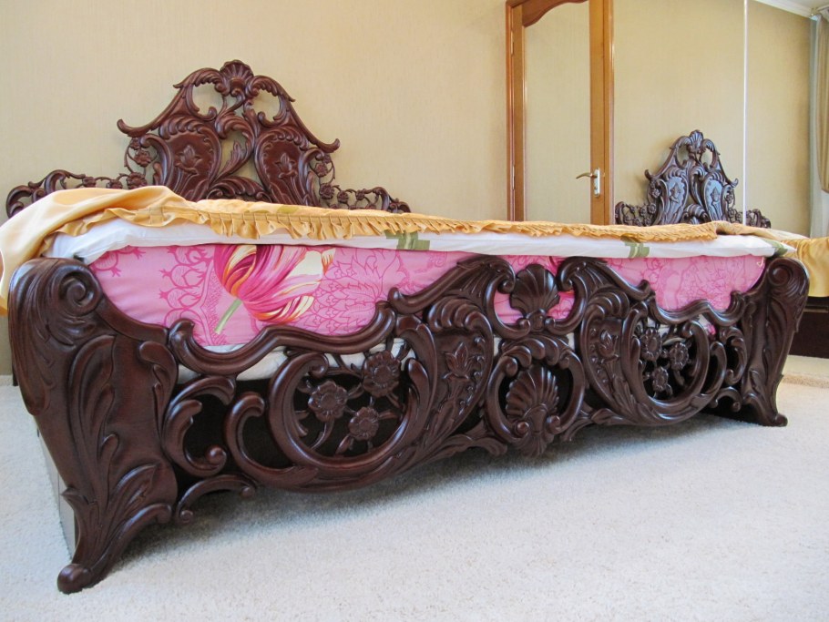 Каркас резной кровати