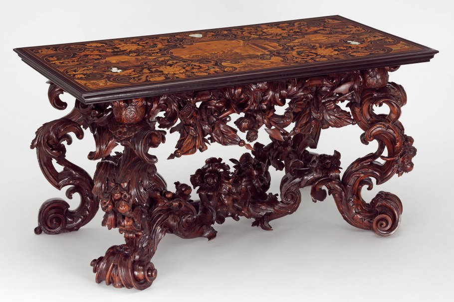 Резная мебель из дерева