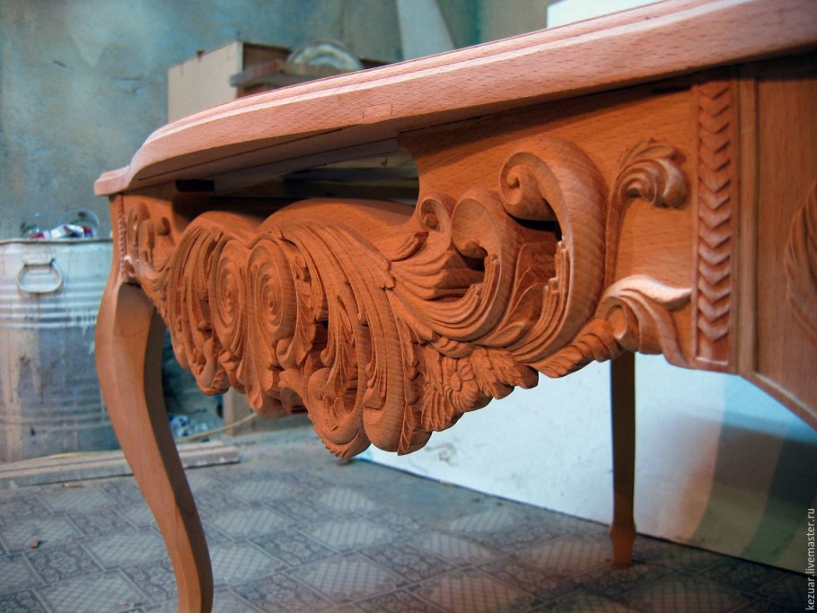 Современная резная мебель из дерева