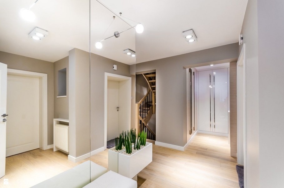 Накладные светильники в коридор