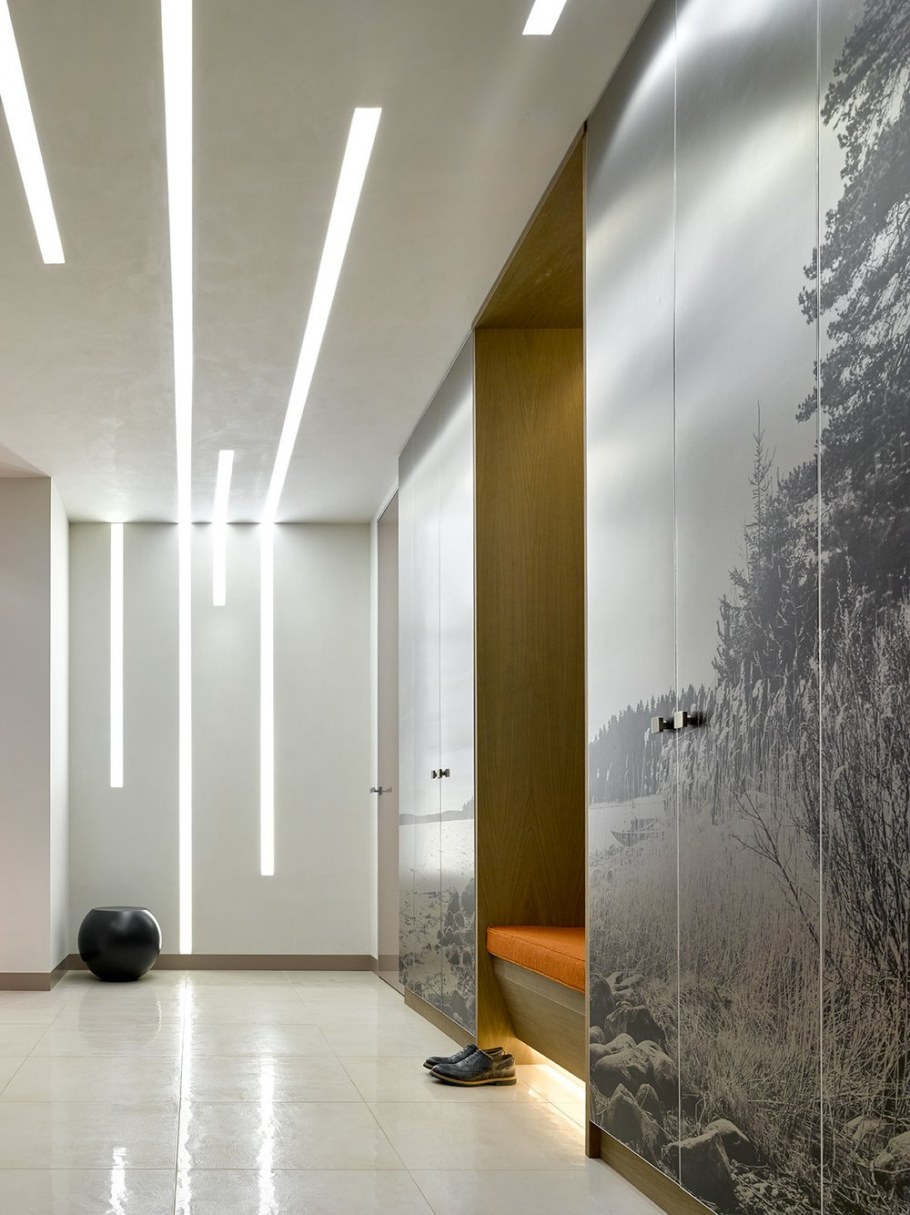 Светильник в прихожую настенный