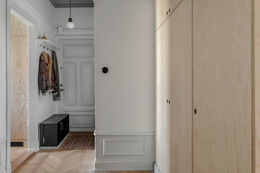 Черные розетки в скандинавском интерьере