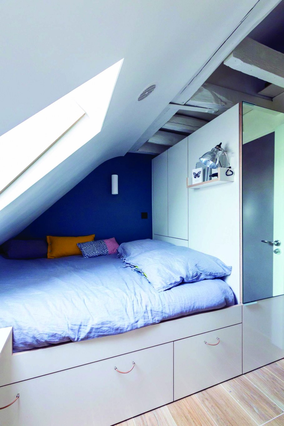 Лежанка на мансарде