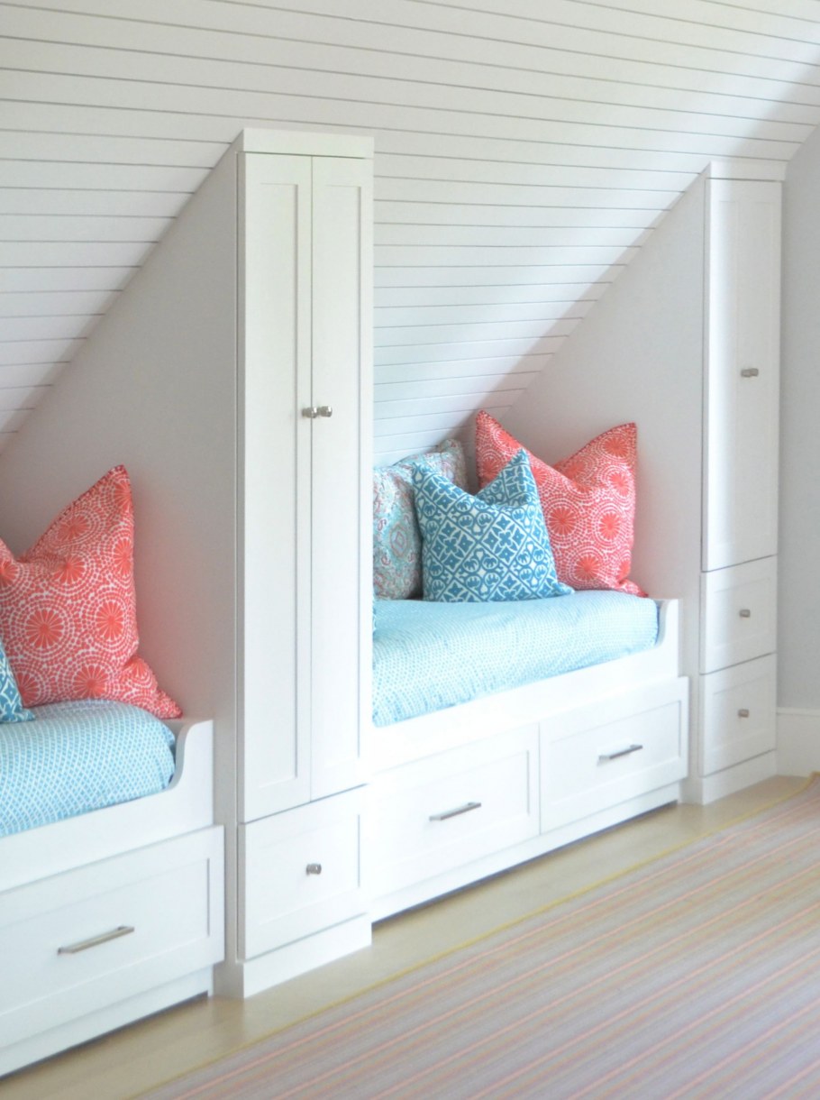 Детская кровать на мансарде