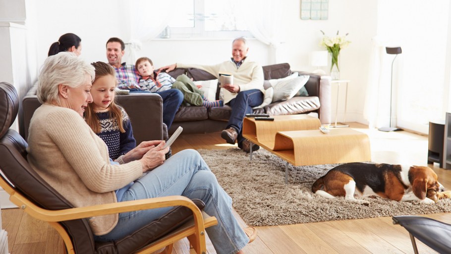 Семья в квартире