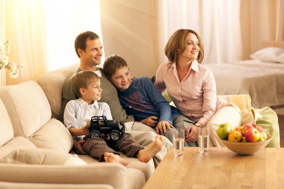 Семья с детьми в квартире