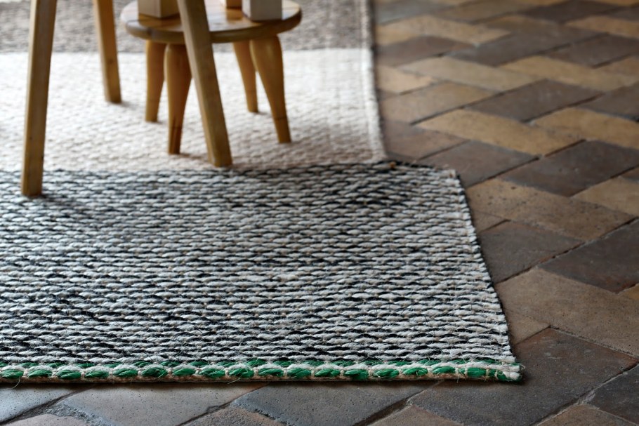 Коврик из джута