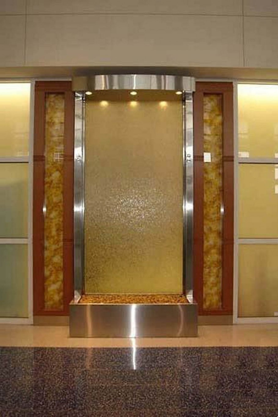 Водопад по стеклу с подсветкой