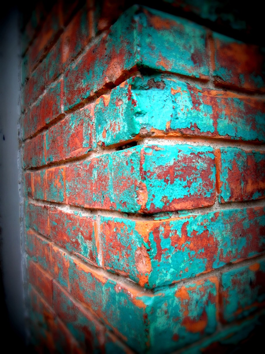 Кирпич и бирюза
