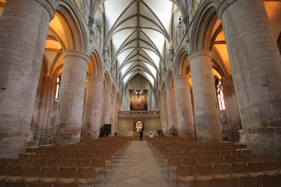 Глостерский собор Неф