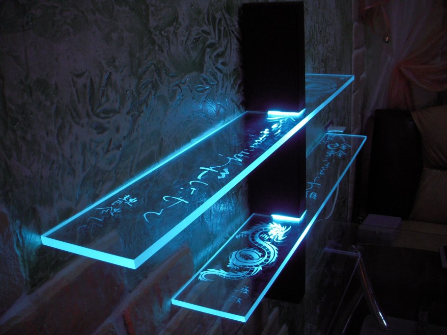 Полки с подсветкой