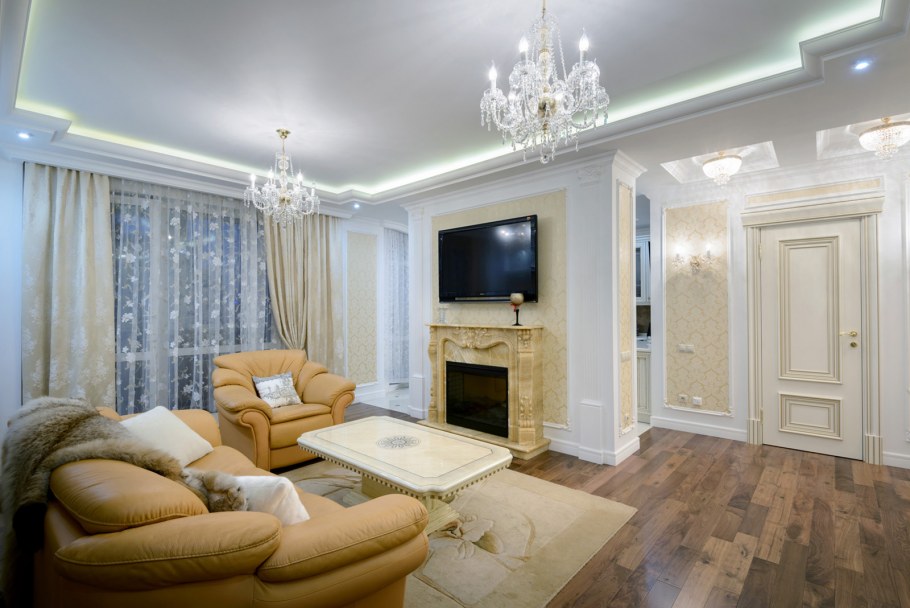 Натяжные потолки в гостиной классика