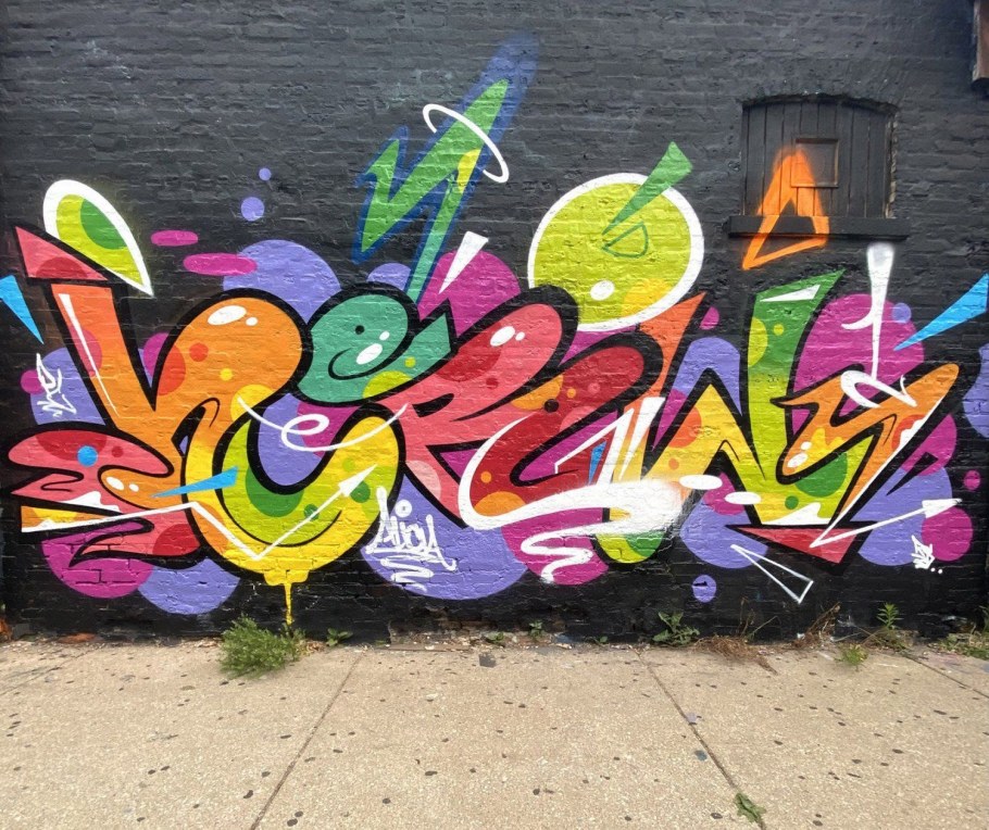 Граффити в стиле бомбинг