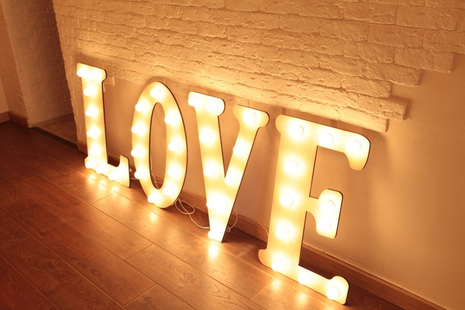 Светильник из оргстекла